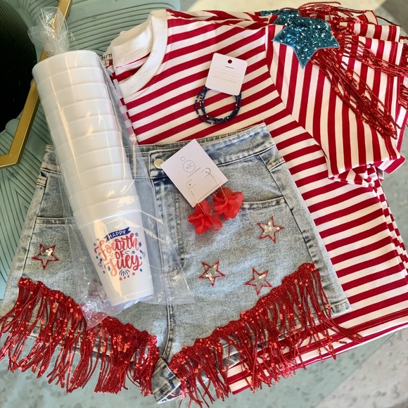 NWT Boutique Main Strip Sequin Star Top - S, M, L - True to size - Picture 1 of 4